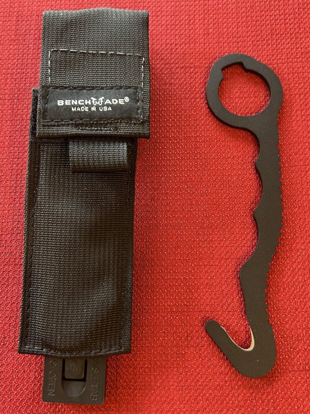 Benchmade Emergency Rescue seatbelt Strap cutter with pouch. New.